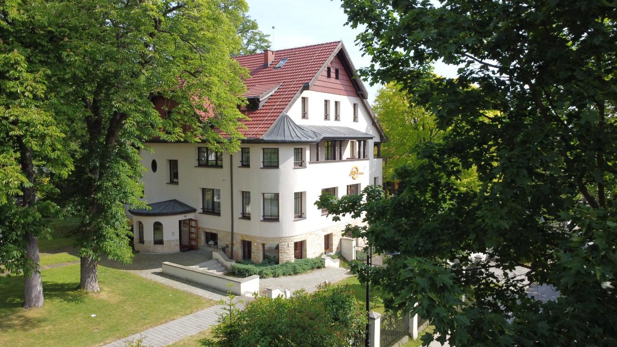 Jasny Dwór Hotel Polanica-Zdrój Exterior foto